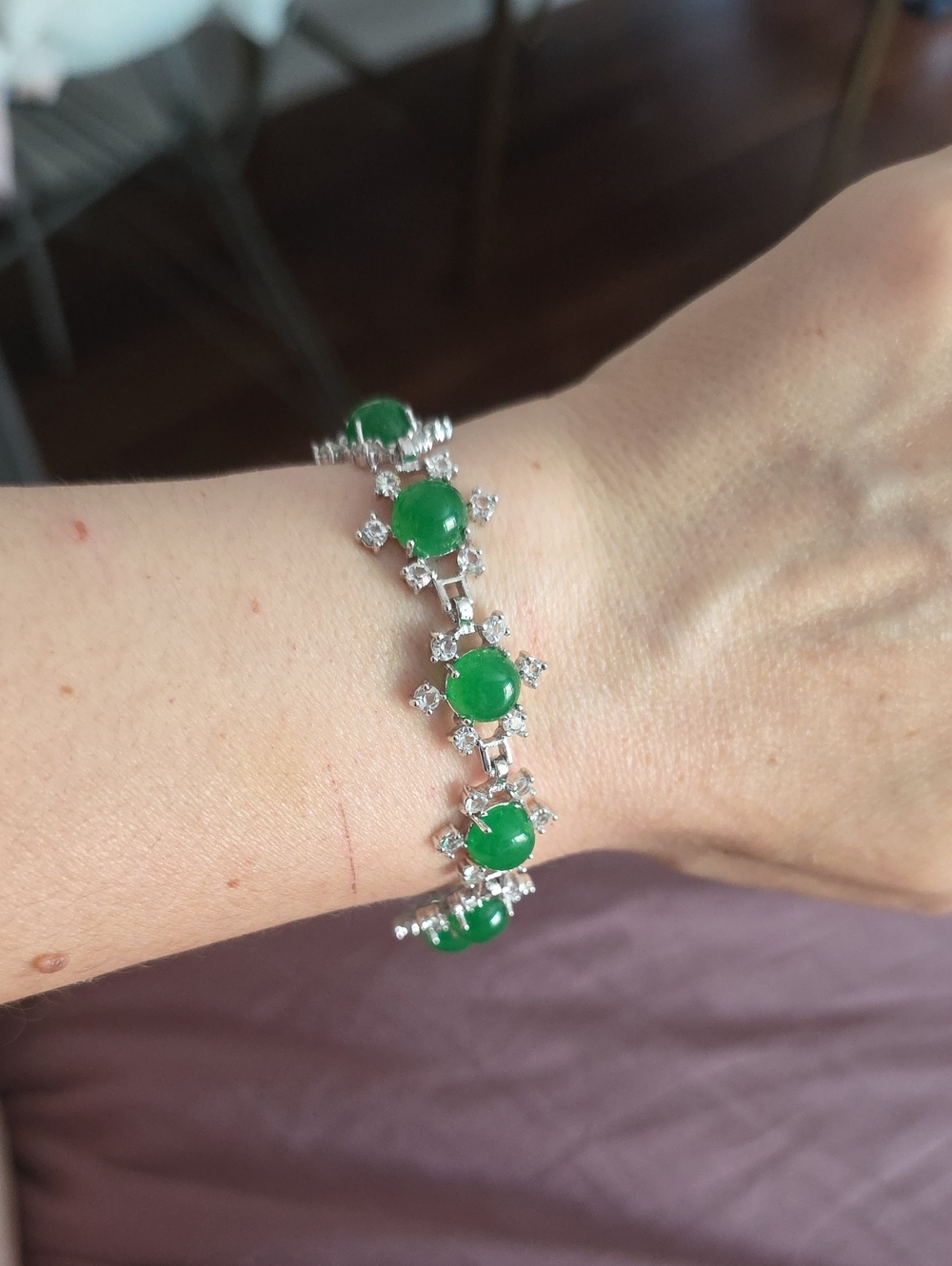 Green Jade Gemstone Tennis Bracelet - Elegant Silver Tone